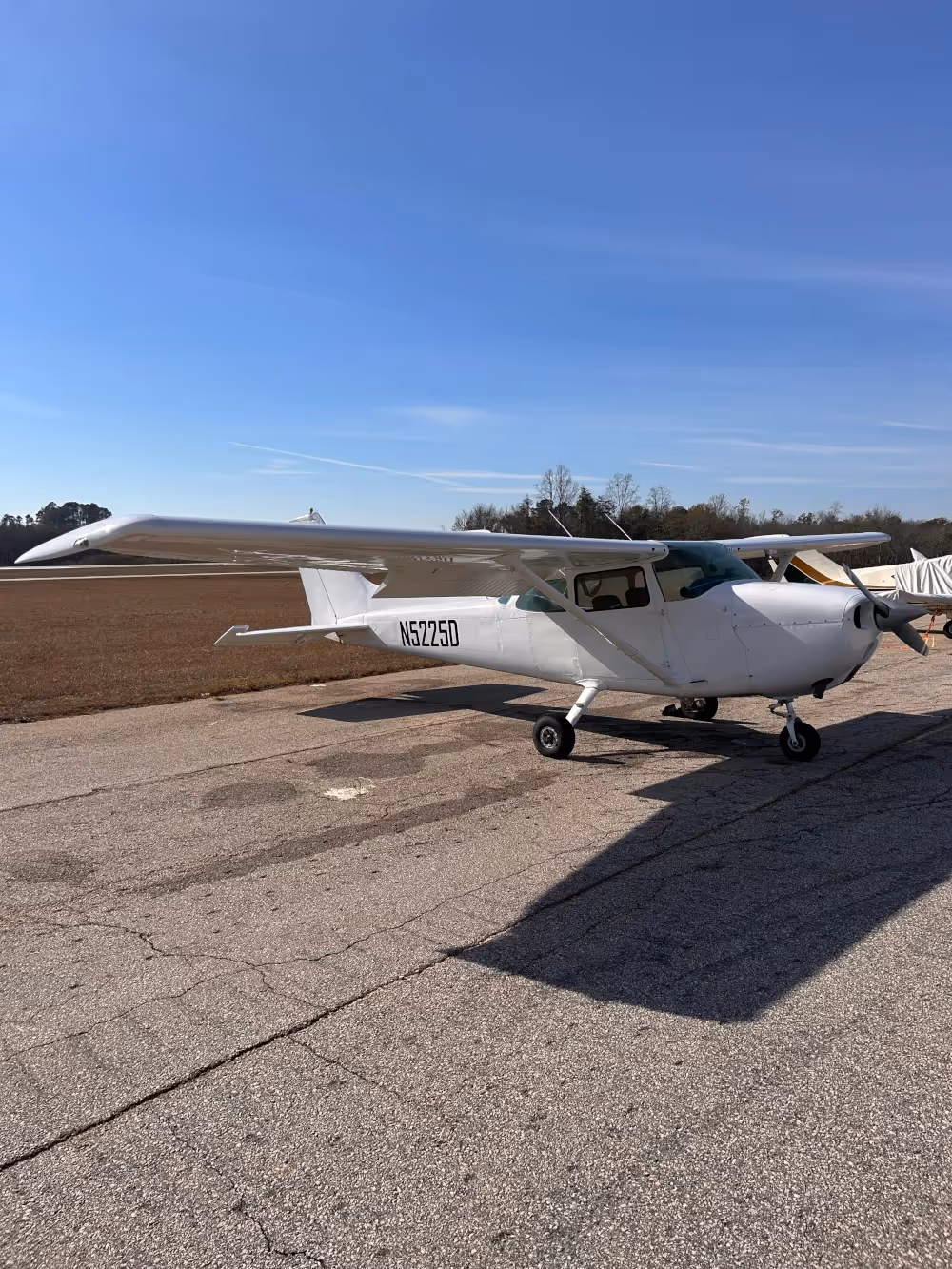 N5225D Cessna 172N with glass cockpit