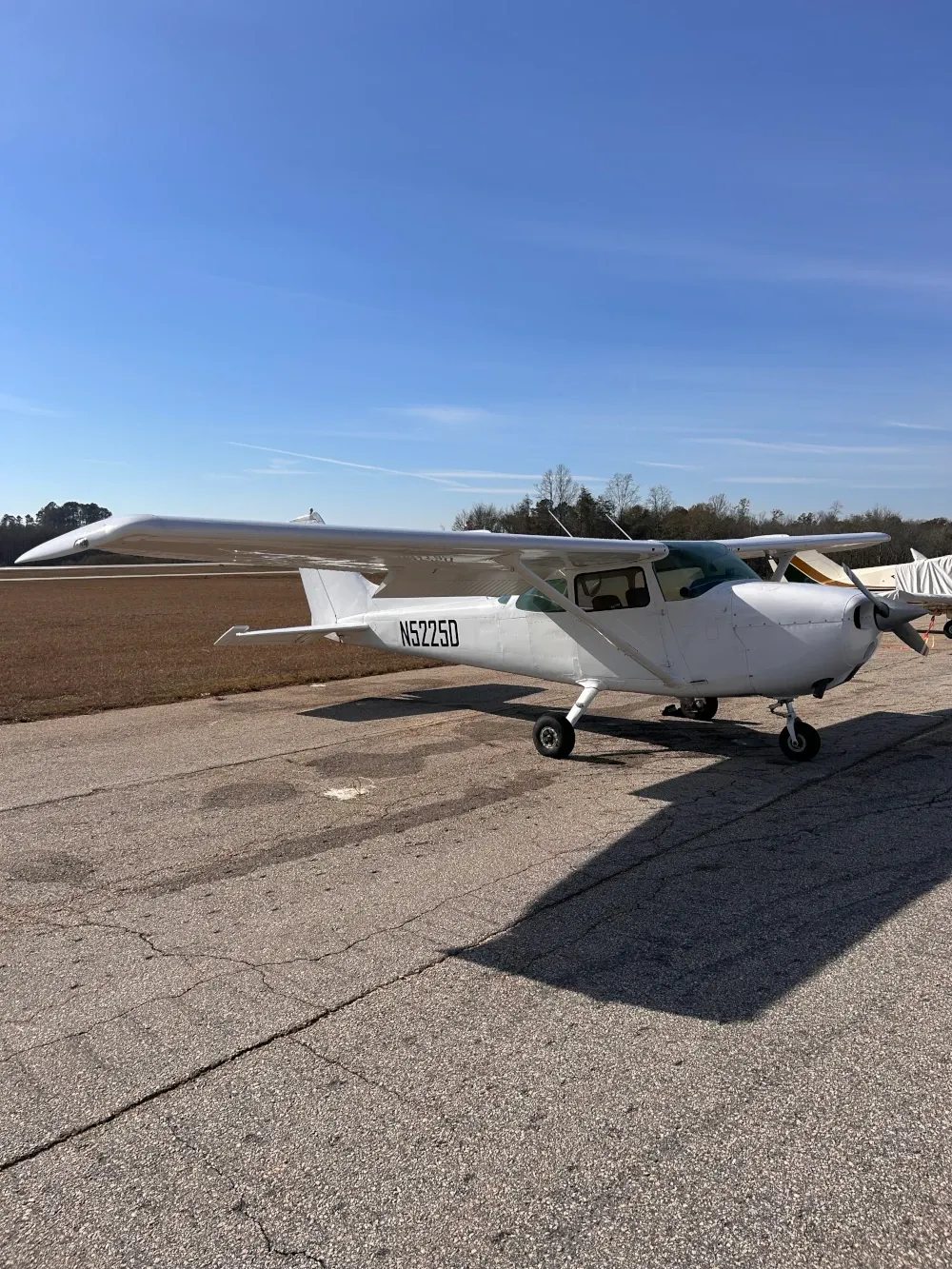 N5225D Cessna 172N with glass cockpit
